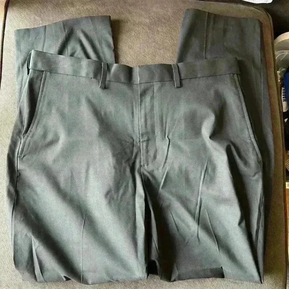 NWOT - J.M. Haggar Premium Tailored-Fit Stretch Flat-Front Suit Pants, 34 x 30 - Picture 3 of 6